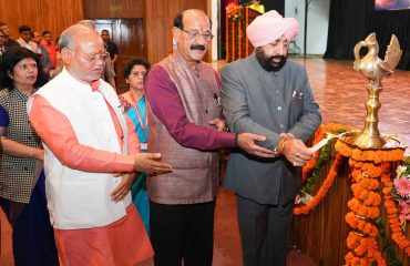 ‘‘100 दिन सघन टीबी उन्मूलन’’ अभियान का शुभारंभ करते हुए राज्यपाल।