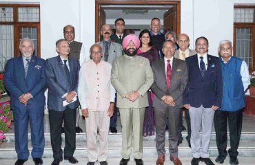 The Governor with members of the Bharat Himalayan International Strategic Forum (BHISHM) think tank at Lok Bhavan.