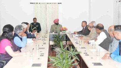 The Governor holding a meeting with members of the Bharat Himalayan International Strategic Forum (BHISHM) think tank at Lok Bhavan.