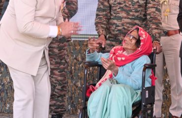 Governor meeting brave women at the rally of ex-servicemen and a program organized for military families in Pithoragarh.