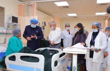 The Governor inspecting the District Hospital and interacting with patients and their attendants to gather information during his two-day visit to Pauri District.