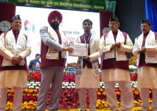 During the event, the Governor inaugurated the Student Market at the university.