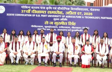 The Governor with students during the 37th Convocation Ceremony of Govind Ballabh Pant University of Agriculture and Technology, Pantnagar.