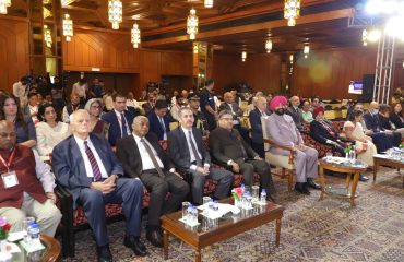 नई दिल्ली में आयोजित MIICCIA लीजेंड एंटरप्राइज अवार्ड्स-2026 समारोह में प्रतिभाग करते हुए राज्यपाल।