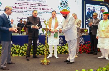 राष्ट्रीय विधिक सेवा प्राधिकरण, नई दिल्ली के तत्वाधान में उत्तराखण्ड राज्य विधिक सेवा प्राधिकरण, नैनीताल द्वारा आयोजित दो दिवसीय नॉर्थ जोन रीजनल कॉन्फ्रेंस का शुभारंभ करते हुए राज्यपाल।