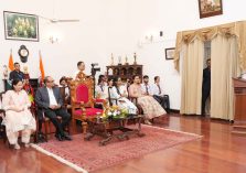 हिमाचल प्रदेश के स्थापना दिवस कार्यक्रम को संबोधित करते हुए राज्यपाल।