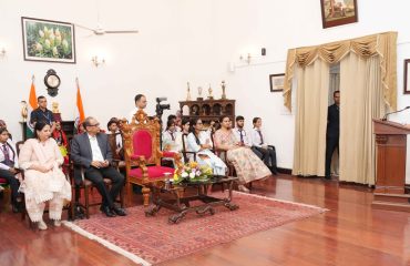 The Governor addressing the Himachal Pradesh Foundation Day program