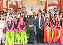 The Governor with the students