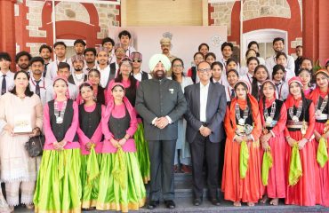 The Governor with the students