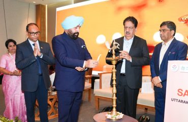 शिक्षा विभाग एवं संपर्क फाउंडेशन के तत्वावधान में आयोजित “शिक्षा पर एआई के प्रभाव” संवाद कार्यक्रम का शुभारंभ करते हुए राज्यपाल।