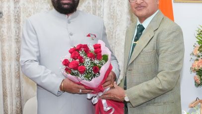 Shri Sriram Taranikanti paying a courtesy call on the Governor.