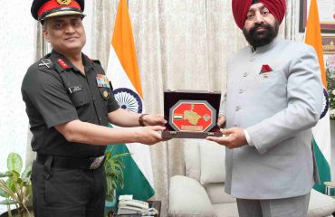 Newly appointed GOC, 14 Division, Maj Gen Amresh Gunjan paying a courtesy call on Governor Lt Gen Retd.) Gurmit Singh.