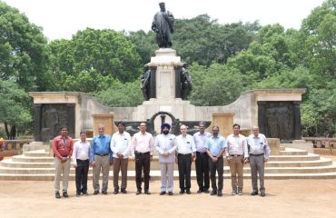 The Governor interacting with officials from the Bengaluru-based Indian Institute of Science (IISc).