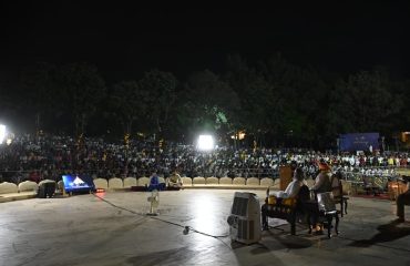 The Governor addressing the gathering at the event held at the Art of Living International Center, Bengaluru.
