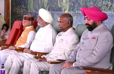 The Governor meditating at the program organized to commemorate the 350th martyrdom year of Shri Guru Tegh Bahadur Ji, the birth anniversaries of Shri Ramchandra (Babuji) Maharaj and Sant Tukdoji Maharaj.