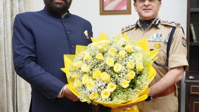 Shri Deepam Seth, paying a courtesy call on the Governor.