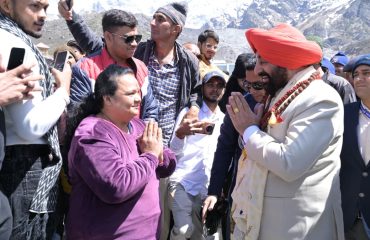 Governor Visits Shri Kedarnath Dham; Reviews Pilgrimage Arrangements and Reconstruction Works