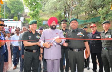 गढ़वाल राइफल रेजिमेंट सेंटर, पौड़ी गढ़वाल में आयोजित विभिन्न कार्यक्रमों का शुभारंभ करते हुए राज्यपाल।