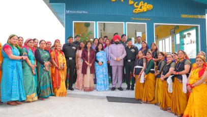 The Governor meeting with women from Self-Help Groups at the Garhwal Rifles Regimental Centre.