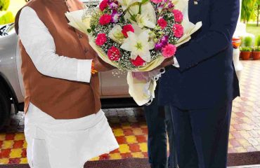 राज्यपाल लेफ्टिनेंट जनरल गुरमीत सिंह (से नि) से लोक भवन में नागालैंड के राज्यपाल श्री नंदकिशोर यादव ने भेंट की।