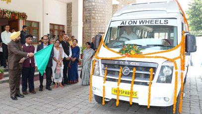 The Governor flagging off the “AI on Wheels” vehicle.