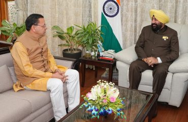 Hon’ble Governor Lieutenant General Gurmit Singh (Retd.) was called on by Pushkar Singh Dhami at Lok Bhawan
