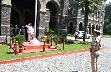 कुमाऊं आयुक्त, जिलाधिकारी एवं एसएसपी नैनीताल ने किया स्वागत