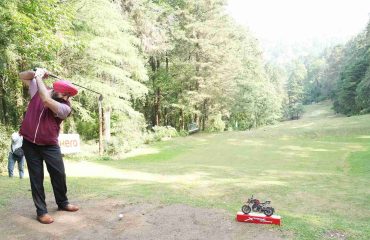 The Governor teeing off to inaugurate the 21st “Governors Cup Golf Tournament,” held at the Lok Bhavan