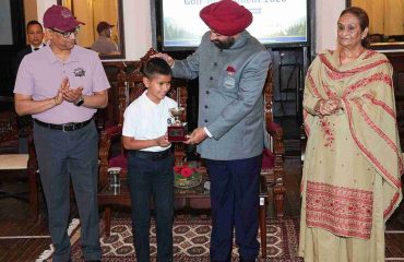 The Governor presenting awards to the winners of the three-day 