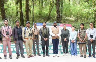 राज्यपाल ने लोक भवन में की बर्ड वॉचिंग, प्रकृति संरक्षण में जनभागीदारी पर दिया जोर