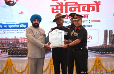 The Governor inaugurating the 
