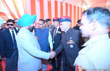The Governor meeting soldiers and ex-servicemen at the 