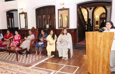 Additional Secretary Mrs. Reena Joshi, Financial Controller Dr. Tripti Srivastava, along with women employees of Lok Bhavan and their family members, were present.