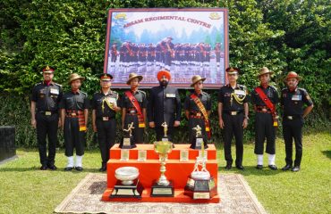 The Governor with Army personnel during the grand Attestation Parade of the 7th batch of Agniveers of the Assam Regiment