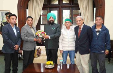 Governor Holds Meetings with Hotel & Restaurant Association and Boat Association Representatives