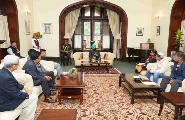 Governor held separate meetings on Friday at Lok Bhavan with office bearers of the Hotel & Restaurant Association, Nainital and the Boat Association