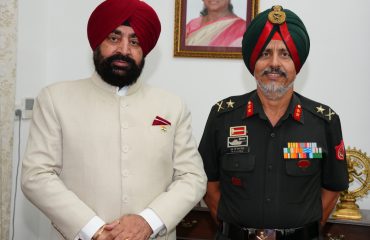 The Governor of Uttarakhand, Lieutenant General Gurmit Singh (Retd.), received a courtesy call today at Lok Bhavan from Major General M.P.S. Gill, General Officer Commanding (GOC), Uttarakhand Sub Area.