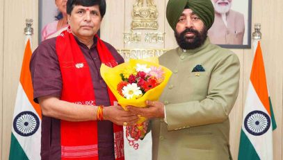 Prof. Ramakant Pandey, Vice-Chancellor of Uttarakhand Sanskrit University, paying a courtesy call on the Governor.