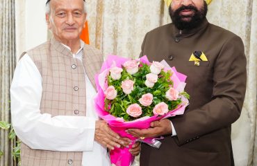 राज्यपाल लेफ्टिनेंट जनरल गुरमीत सिंह (से नि) से शिष्टाचार भेंट करते हुए महाराष्ट्र के पूर्व राज्यपाल एवं उत्तराखण्ड के पूर्व मुख्यमंत्री, पद्मभूषण श्री भगत सिंह कोश्यारी।