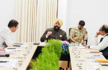राज्यपाल ने निजी विश्वविद्यालयों के कुलपतियों के साथ की बैठक