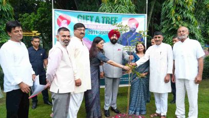 Governor Lieutenant General Gurmit Singh (Retd.) participated in a programme organized by Gaurav Bharti Shiksha Sansthan at Lok Bhavan on Friday and planted a sapling.