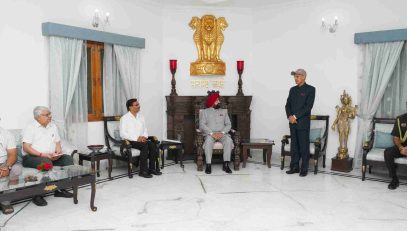 The Governor being apprised byofficials during the launch of the coffee table book ‘Floral Healing: Nature’s Path to Well-being’, prepared by the Horticulture Department and based on memories of Vasantotsav-2026.