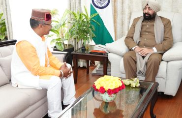 राज्यपाल से लोक भवन में पुरोला विधायक श्री दुर्गेश्वर लाल ने शिष्टाचार भेंट की।