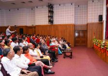 ‘अमृतकाल के लिए पर्यावरण और एआई’ विषय पर आयोजित संगोष्ठी को संबोधित करते हुए राज्यपाल।