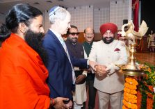 The Governor inaugurating the 