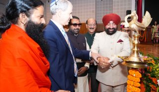 ‘‘एकीकृत चिकित्सा संगोष्ठी’’ का शुभारंभ करते हुए राज्यपाल।