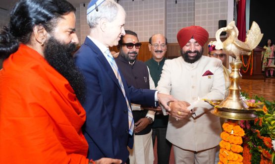 ‘‘एकीकृत चिकित्सा संगोष्ठी’’ का शुभारंभ करते हुए राज्यपाल।