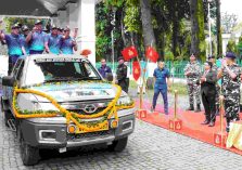 The Governor flagging off the Sashastra Seema Bal (SSB) all-women Mount Shrikanth Expedition-2026 from Lok Bhavan.
