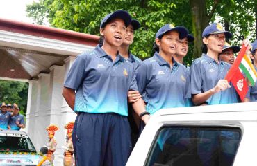 Mountaineers present during the flag-off of the Sashastra Seema Bal (SSB) all-women Mount Shrikanth Expedition-2026.