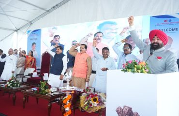 Governor addressing the inauguration ceremony of the new pharmaceutical API and intermediates manufacturing facility of J.K. Lifecare Centers in Ujjain, Madhya Pradesh.